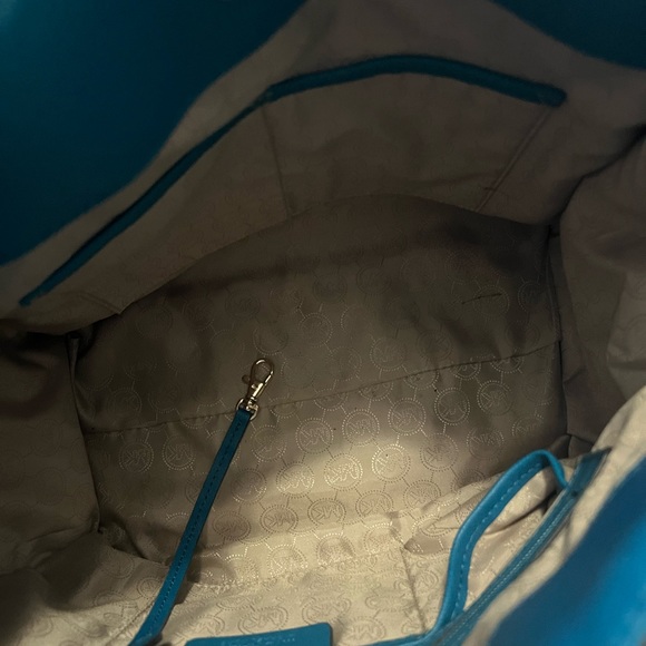 Michael Kors Hamilton Tote - Picture 2 of 7